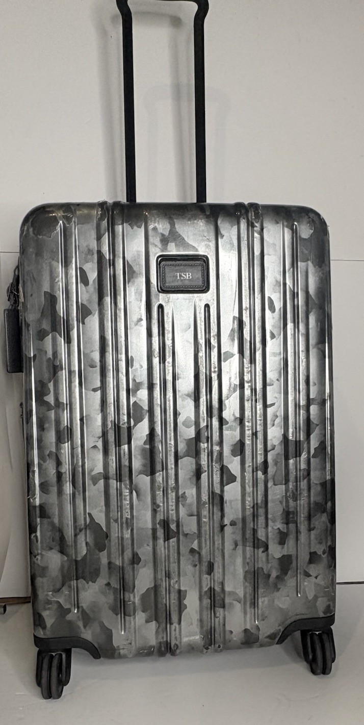 TUMI V3 Continental Expandable Carry-On Suitcase 26 X 18 X 1