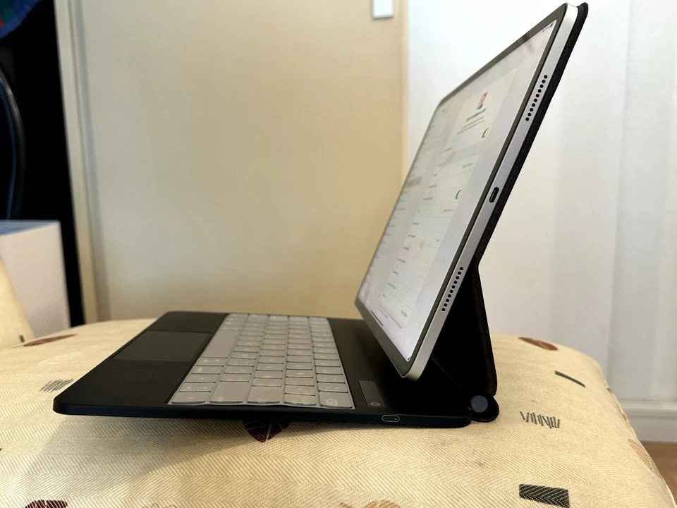 Apple iPad Pro 12.9-inch (6th generation) · 256GB · Wi-Fi, photo 2 sur 5