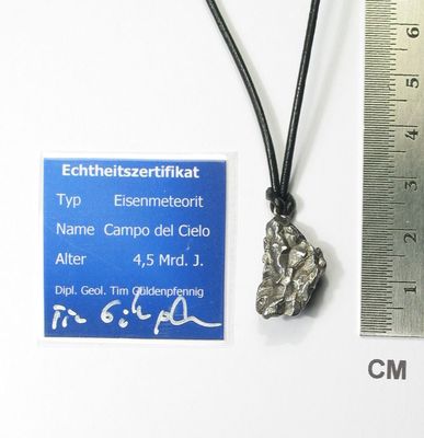 Meteorit Campo del Cielo / Anhänger + Lederband / Asteroid / Sternschnuppe / neu
