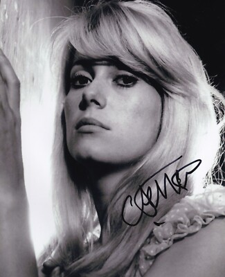 CATHERINE DENEUVE signed Autogramm 20x25cm REPULSION in Person autograph COA