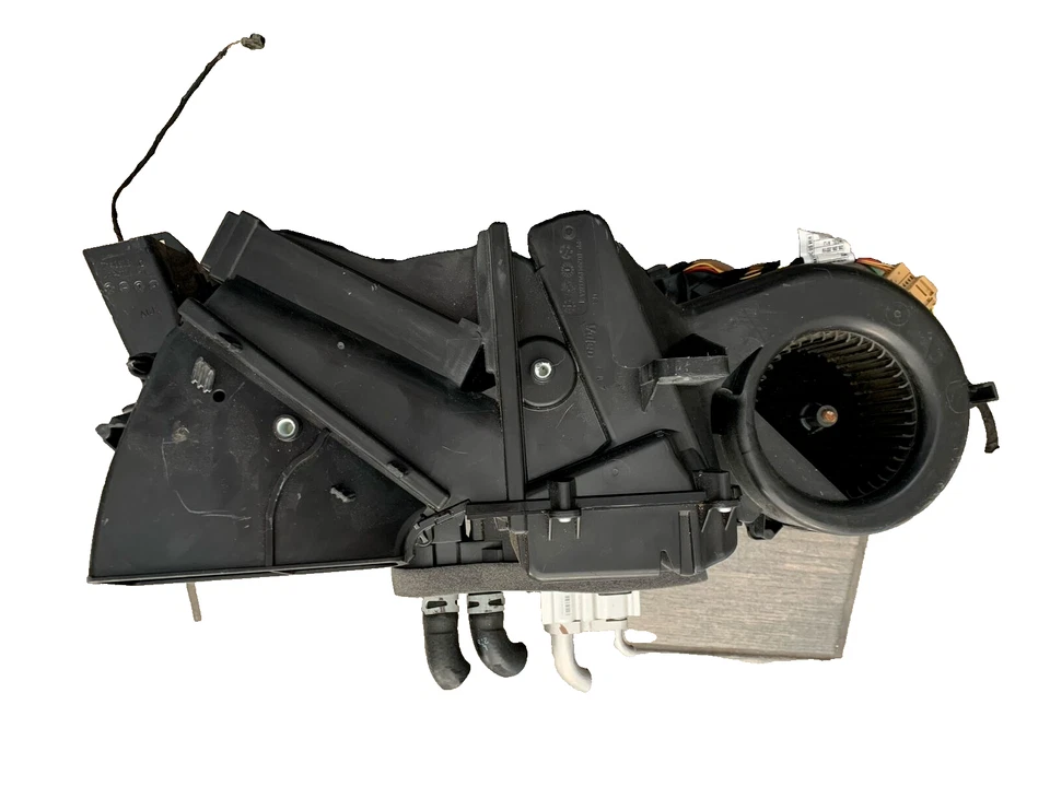 2018-2021 VOLKSWAGEN ATLAS REAR HVAC AC CLIMATE HEATER BLOWER HOUSING OEM - Image 2 of 4