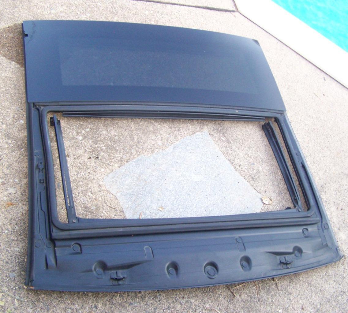 05-09 TOYOTA SCION TC PANORAMIC SUNROOF REAR 3RD GLASS WITH FRAME 05-09 TOYOTA SCION TC PANORAMIC SUNROOF REAR 3RD GLASS WITH FRAME