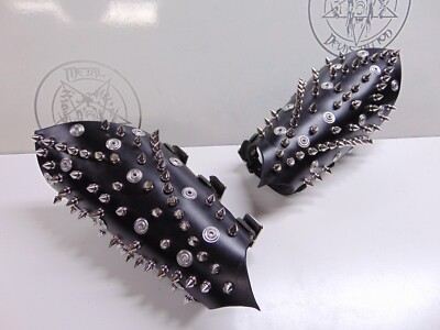 VENOM..   LEATHER SPIKED GAUNTLET OLD SCHOOL. BLACK METAL (MDLG0126)