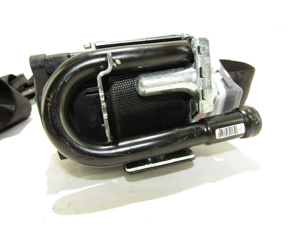 Mercedes Benz E W212 front right seat belt front right seat belt - Image 3 of 4