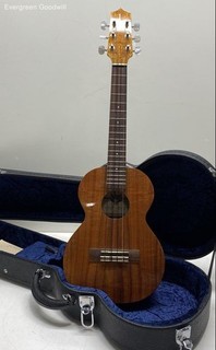 Kamaka Ukulele Standard Soprano Ukulele 142009 w/ Hard Case
