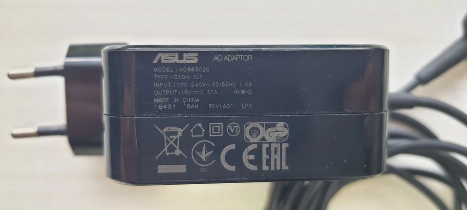 Genuine ASUS 45W AC Adapter AD883020 (19V 2.37A) Laptop Charger – 4.0mm x 1.35mm - Image 3 of 3