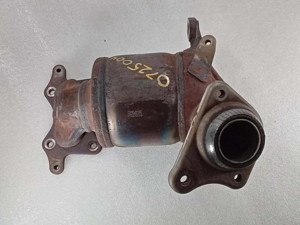 2011-2012 Honda Fit 50767 Exhaust Manifold 18190RP3A10 - Image 2 of 4