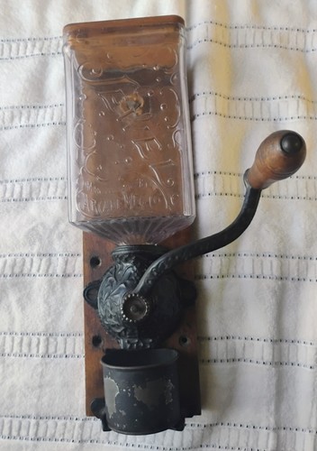 arcade jewel coffee grinder  very good condition 