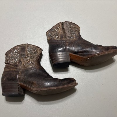 FRYE Deborah Studded Distressed Brown Leather Short Boot Size 8/M Made In Spain