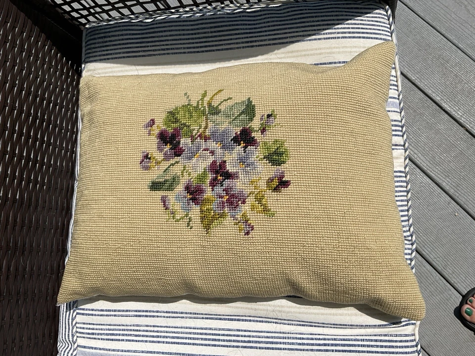vintage needlepointt pillow Flowers - Image 4 of 4