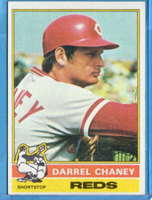 1976 Topps Baseball Cards Complete Your set - You Pick Your Favorites 201-440