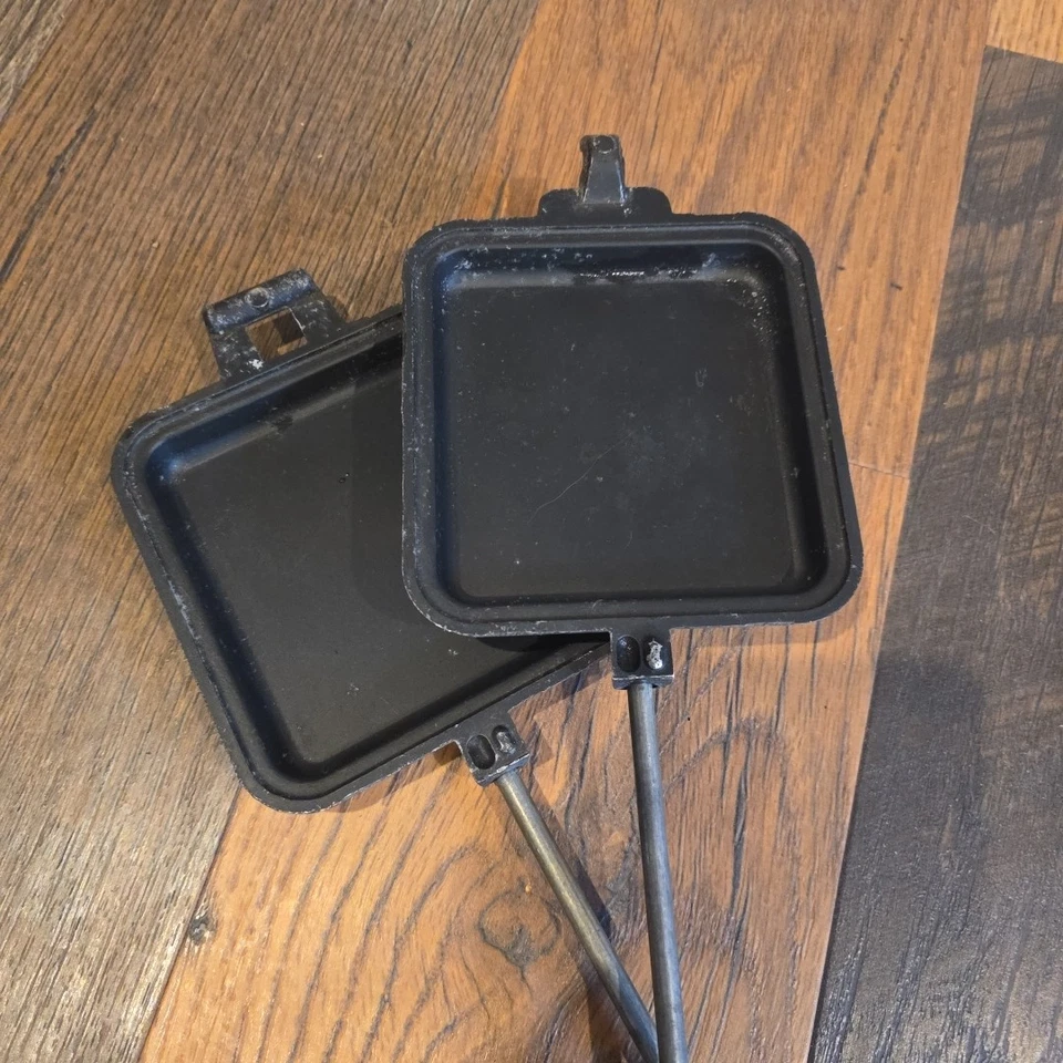 Coghlan's Cast Iron Camp Cookers Outdoor Cooking Toasts & Grills Over Campfires - Image 3 of 3