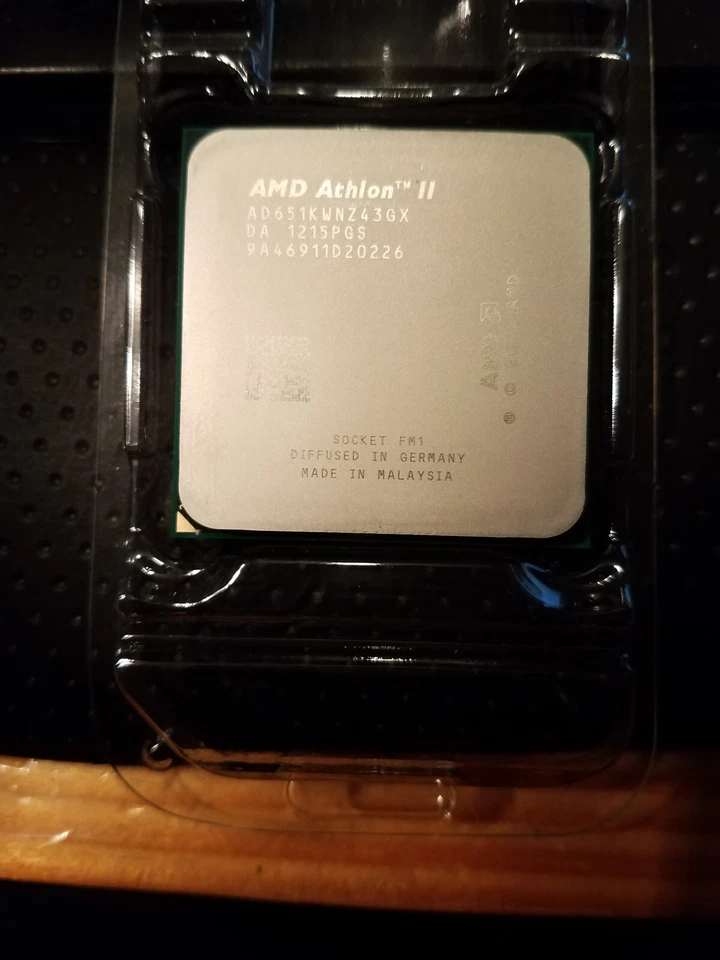 AMD Athlon II X4 651 4 Core  3GHz Socket FM1 CPU AD651KWNZ43GX - Image 3 of 3