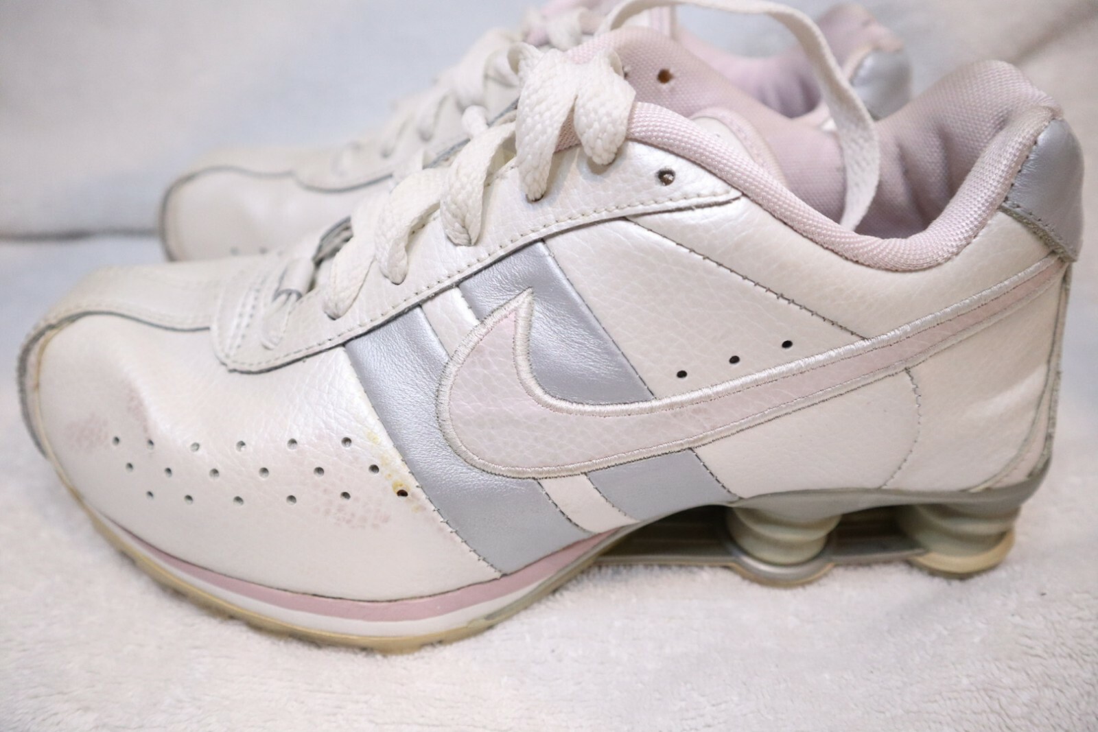 nike women's leather tennis shoes