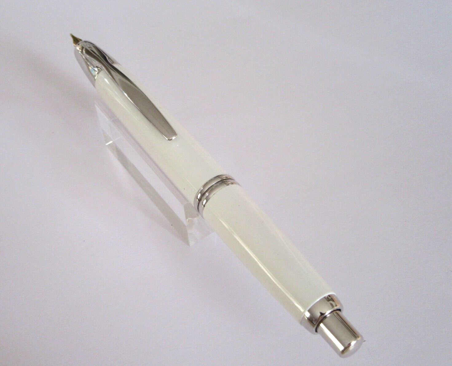 Stylo plume Pilot Capless rétractable blanc : fini l'encre qui sèche