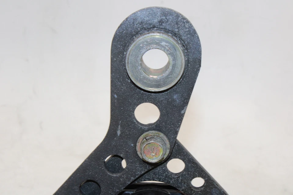 Pinza de freno trasera Kawasaki Gpz750 Zx750a 1983 con soporte de montaje Foto 3 de 4