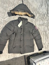 Uk large grey Canada Goose Wyndham