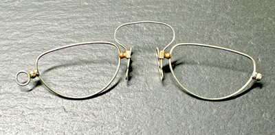 ANTIQUE SILVER TONE PINCE NEZ GLASSES MARKED IRINIUM - NO LENSES N361