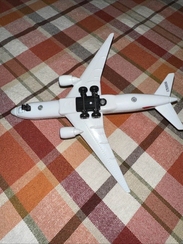 RealToy American Airlines Boeing 777 Toy Plane - Image 2 of 2