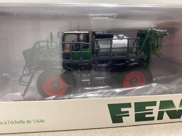 New Fendt RoGator 900 Scale Model. SpecCast 1:64 Scale Die-Cast - Image 2 of 4