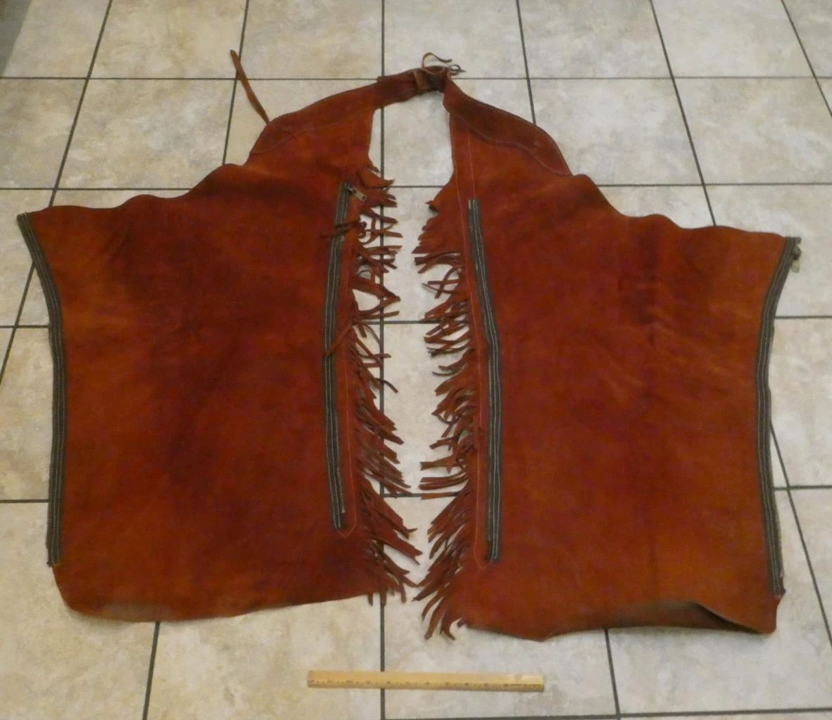 Anciennes Jambières En Cuir Cowboy – Chaps Vintage Pour Selle – État D'usage (Réf 9971)