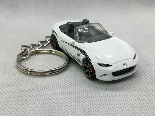 Mazda MX-5 MIATA 2015 (blanco) llavero fundido a presión hecho a medida - Imagen 2 de 7