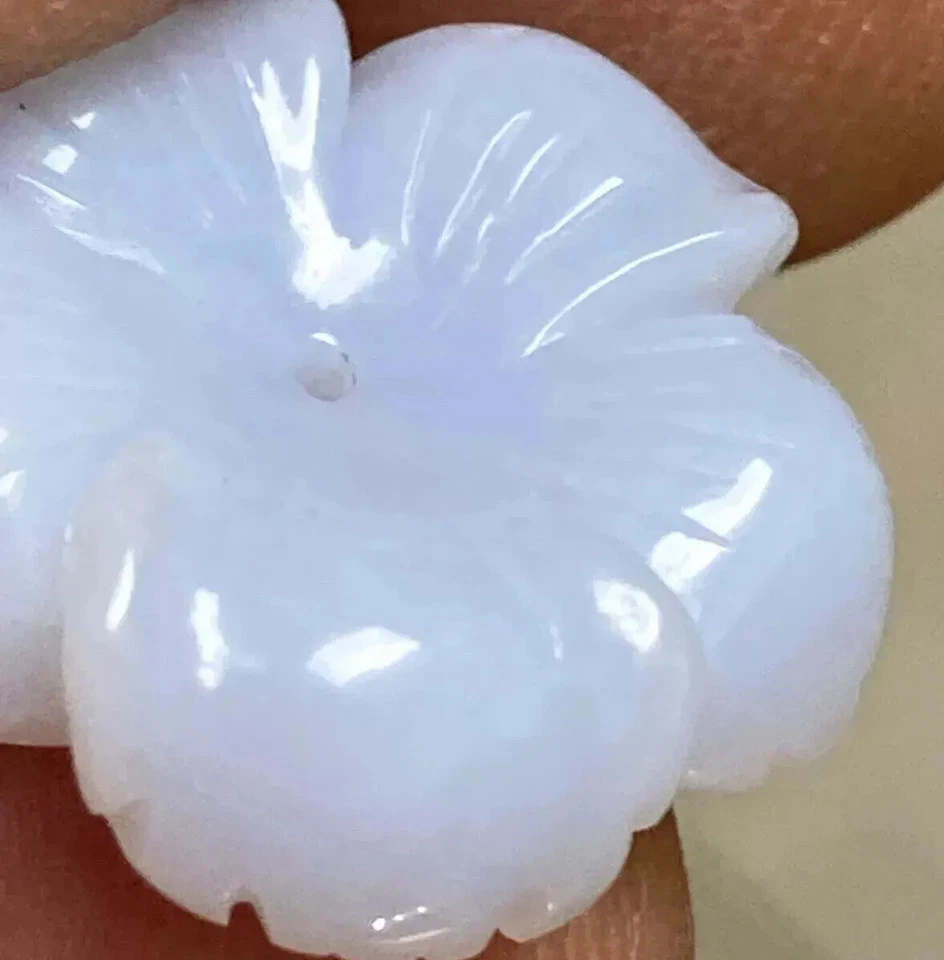 Flower Carving Light Blue Chalcedony Gem Center Hole 20mm Round Gem 17ct e14 - Image 2 of 4