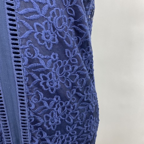 Vestido Abercrombie Fitch S Azul Floral Bordado Transparente Cuello en V Sin Mangas Forrado - Imagen 4 de 9