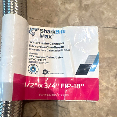 SharkBite Max Water Heater Connector 1/2 in x 3/4 in FIP 18 in UR3068FX18BV