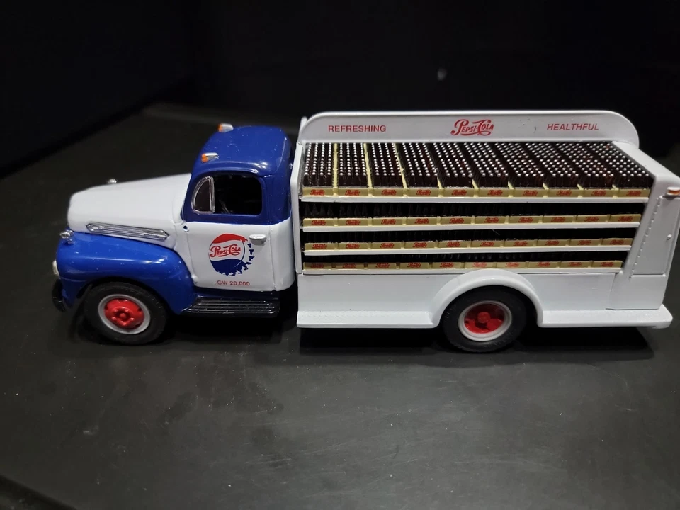 First Gear Pepsi-Cola 1951 Ford F-6 Bottler's Truck, #19-0110 1:34 Die-Cast - Image 2 of 4