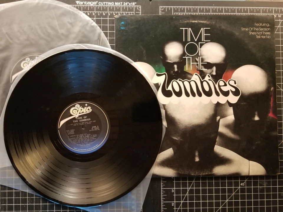 ZOMBIES Time Of The Zombies 2LPs 1979 STEREO & MONO Vinyl EPIC VG+ /VG+ Psych - Image 3 of 4
