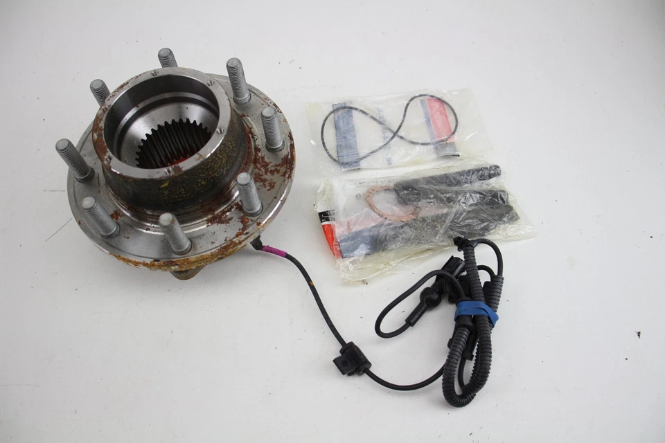 Cubo de freio e rolamento 2006-2007 Ford F-250 F-350 Super Duty AC3Z-1104-B - Imagem 2 de 4