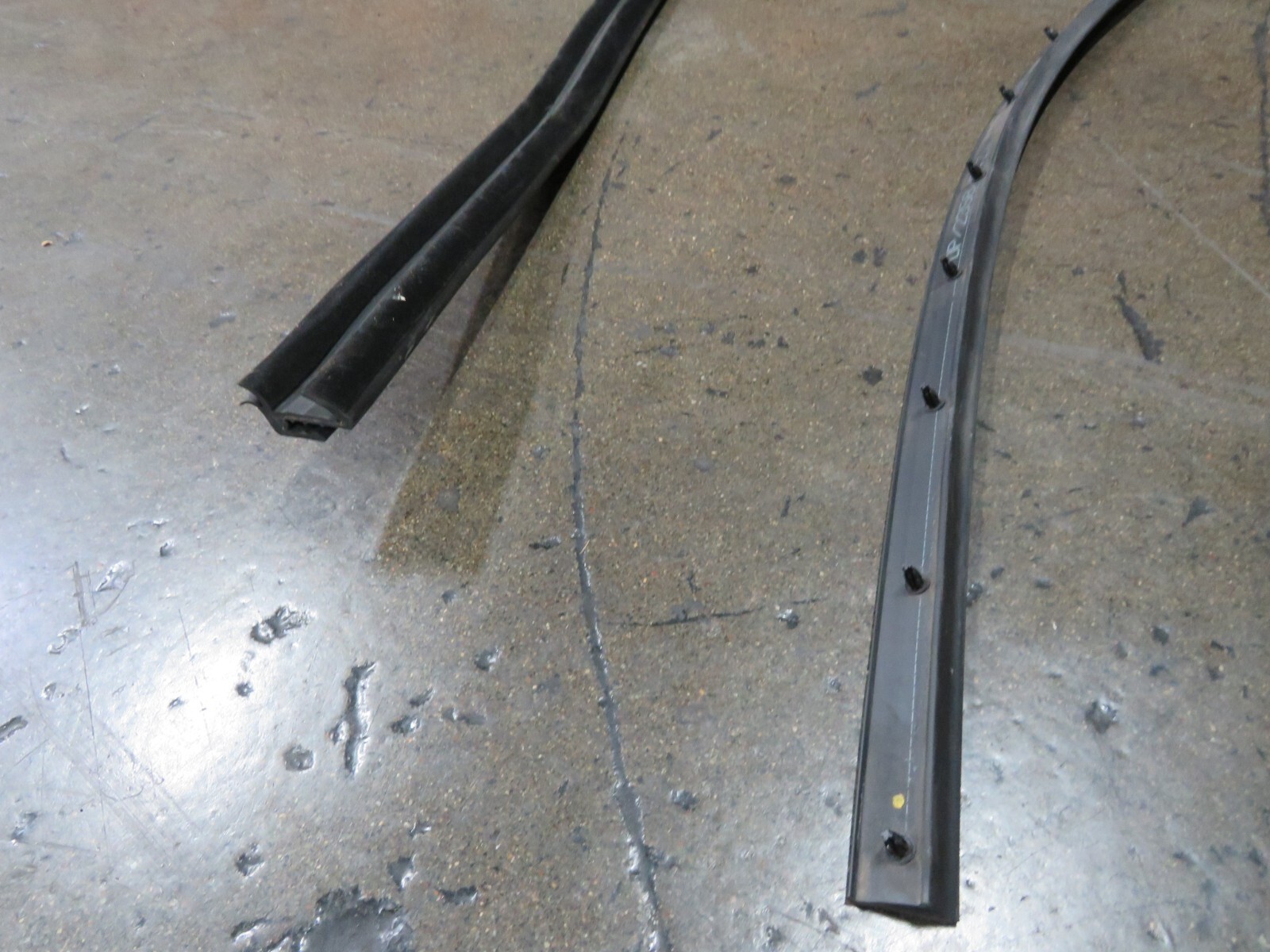 Ferrari 458 Italia, LH, Left, Door Inner Gasket Seal Rubber, Used, P/N 81304700