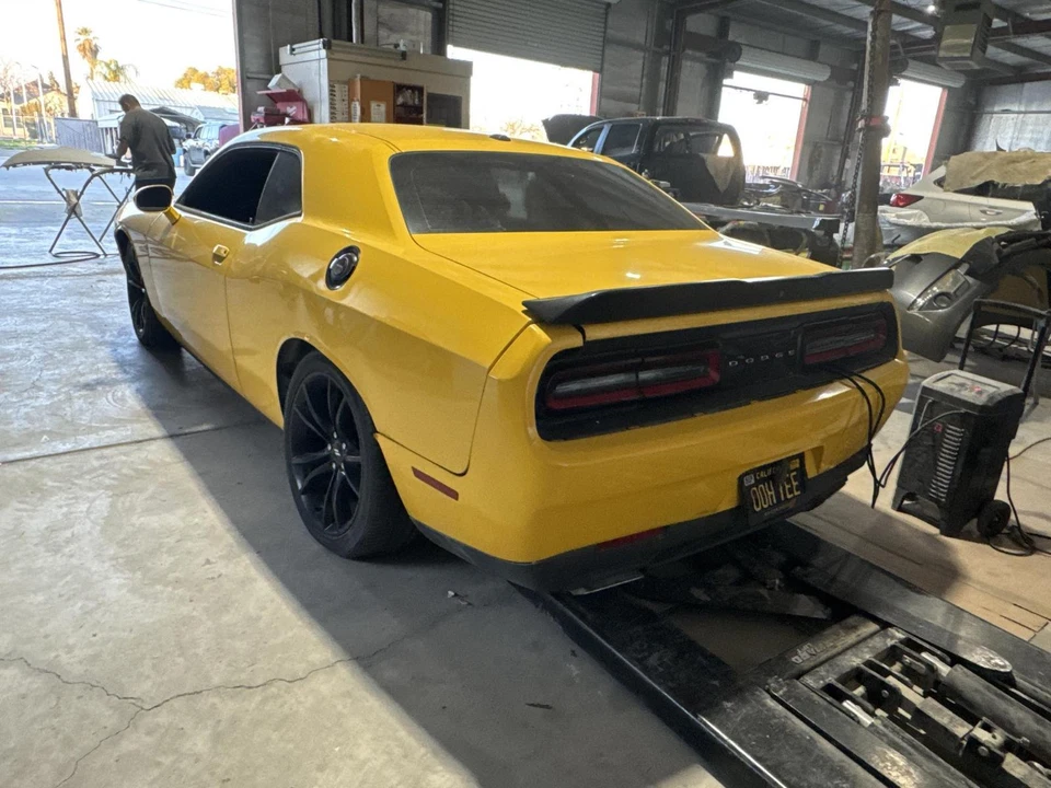 二手仪表板面板 适合:2018 道奇挑战者 A 级 — 第 3/4 张图片