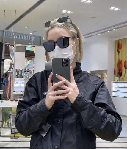 Gentle Monster Plot 01 Sunglasses 2023 Collection Black Frame Dark Lens Unisex
