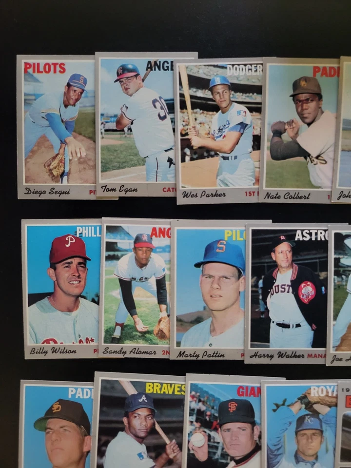 1970 Topps Baseball Cards - Very Sharp Higher Grade - EX to EXMT - Chuck Hinton - Image 2 of 4