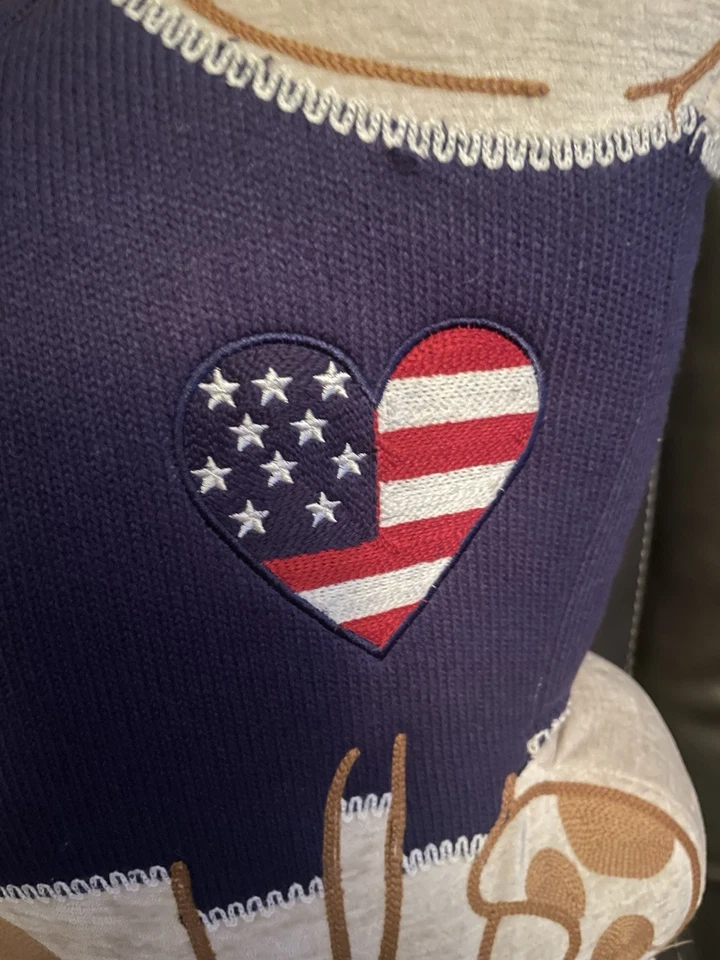 Decorative Patriotic Cat Pillow 20” American Flag Heart Design - Image 4 of 4