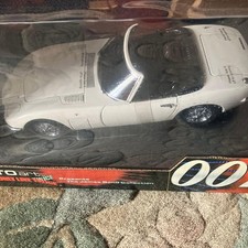AUTOart 1/18 TOYOTA 2000GT 007 James Bond Model Car White