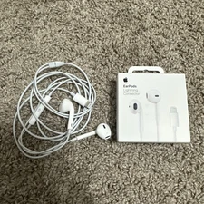 Apple EarPods with Lightning Connector In Ear Canal Headset - White