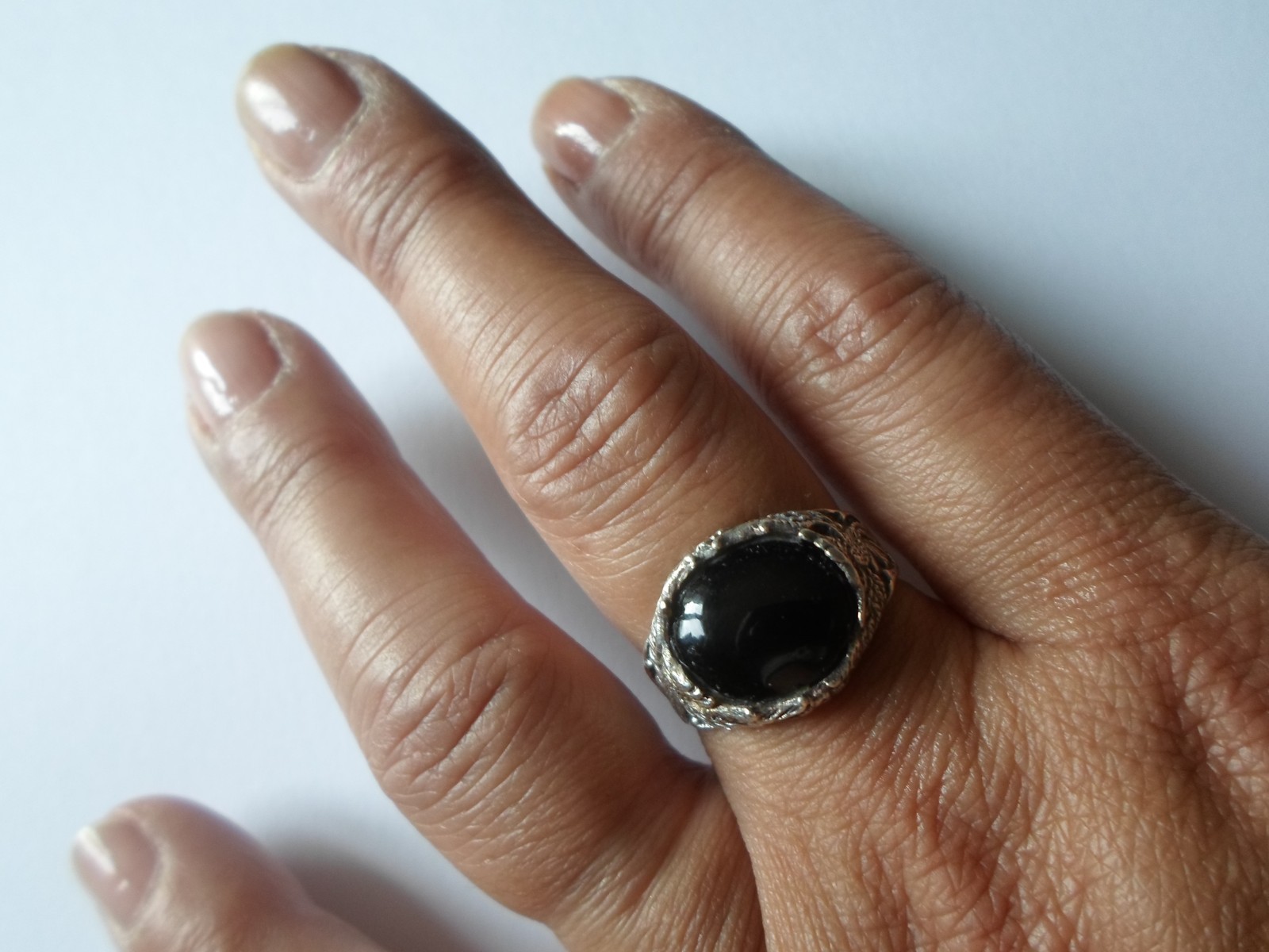 solid silver ring, onyx cabochon eagle contours, … - image 2