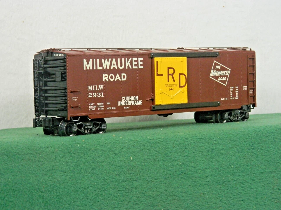 K-LINE MILWAUKEE ROAD LRD 40ft PD BROWN YELLOW BOX CAR O SCALE K761-1371 NIB - Image 2 of 4