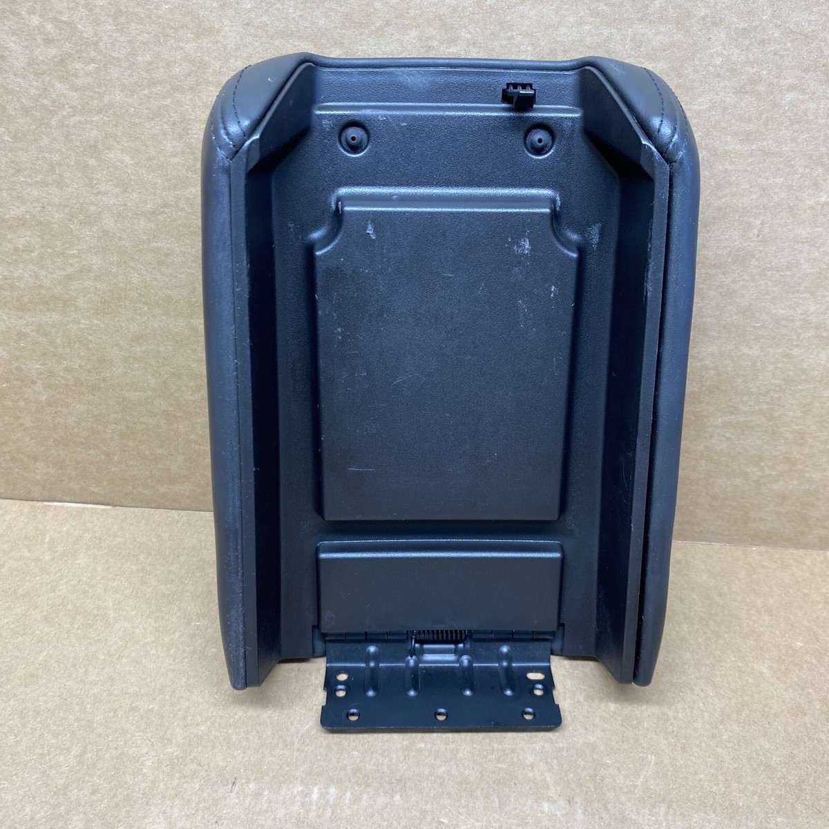 07-17 OEM Traverse Acadia Enclave Outlook Center Console Lid