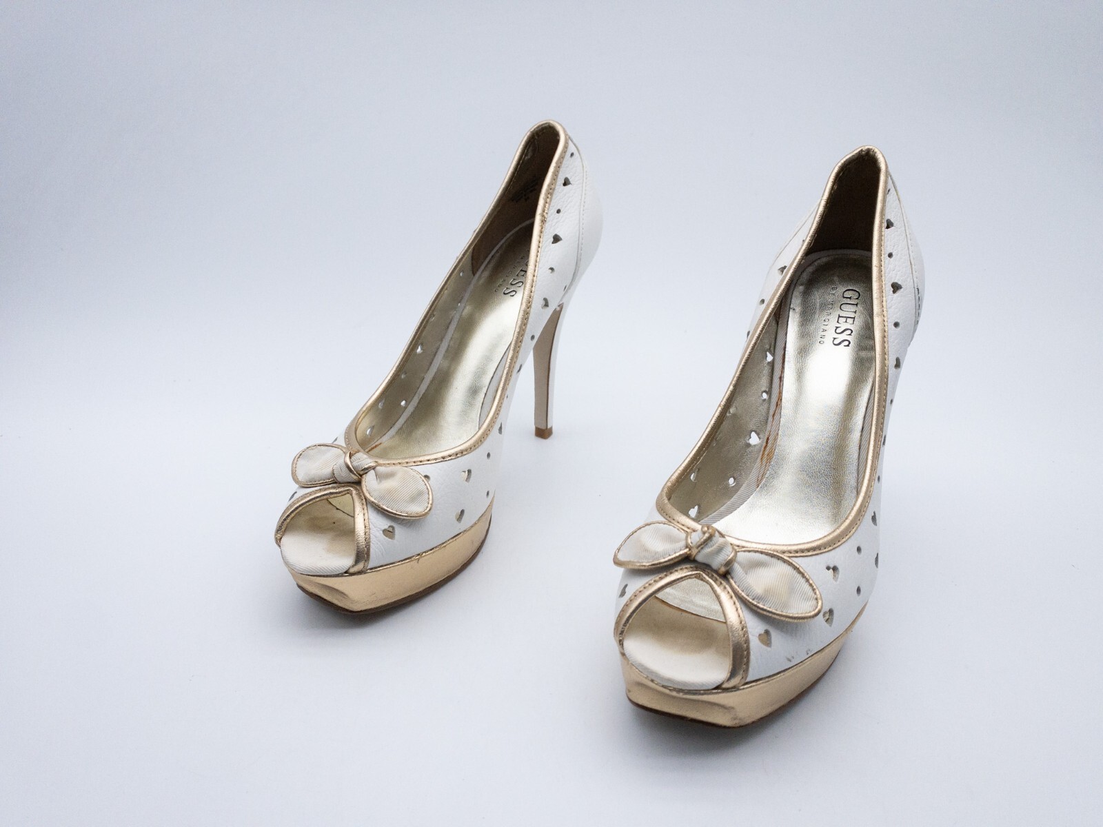 GUESS Damen Pumps High Heels Stiletto Absatzschuh Peep Toe Gr38 EU Art 26474-100