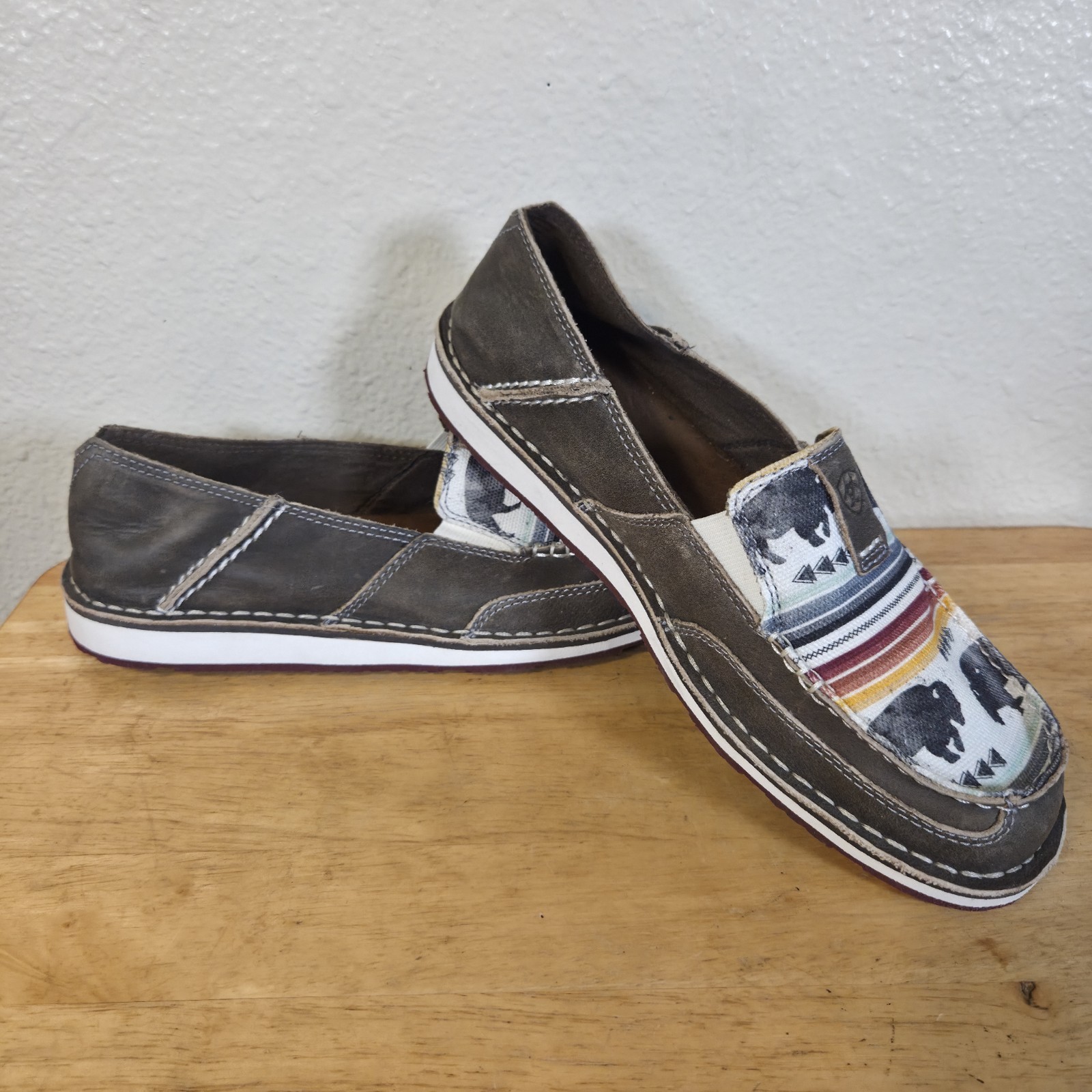 Ariat Buffalo Print Casual Vamp Cruiser Shoes - Moc Toe Women's Size 8.5