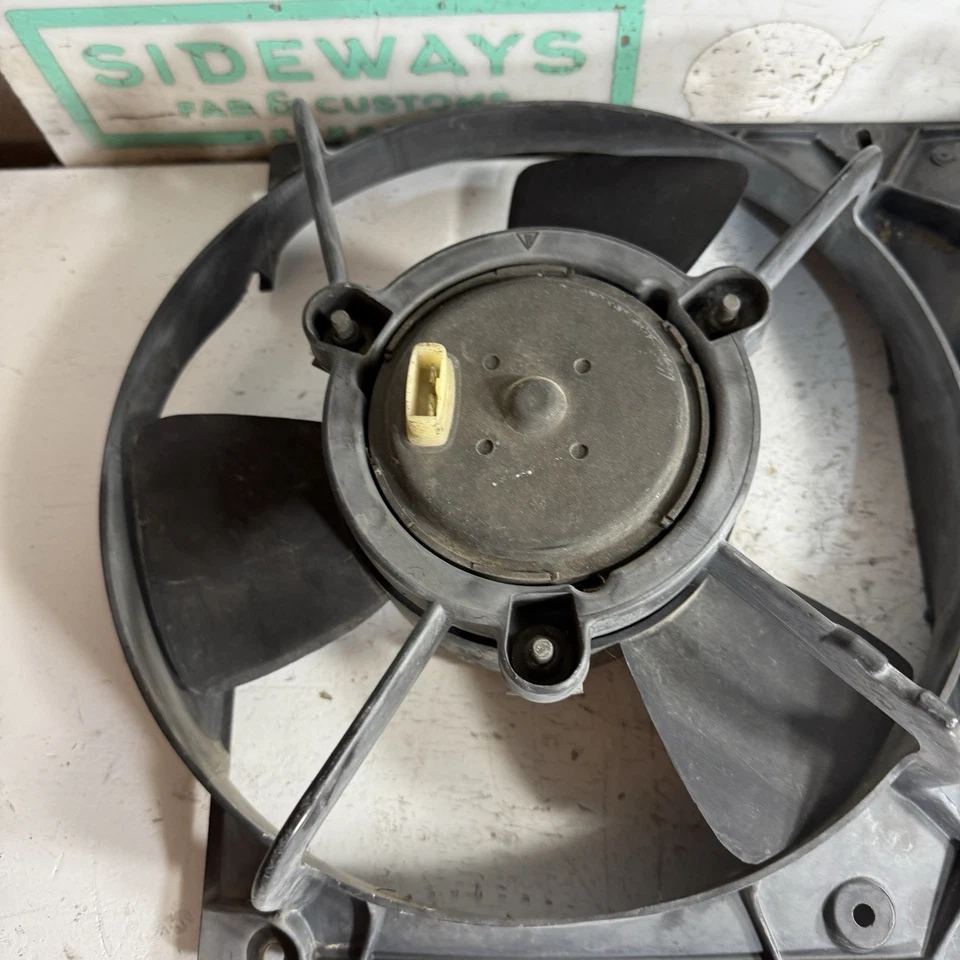 Ventiladores y cubierta de refrigeración del radiador Porsche 944 85-91 Foto 3 de 4