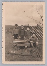 4 Jungen mit Bollerwagen 1942 - Altes Foto 1940er
