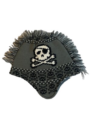 The Childrens Place Sz Large 2-4 Yrs Knit Beanie Gray Skull Crossbones Fringe