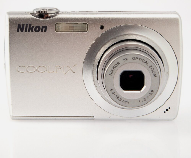 Nikon COOLPIX S203 デジタルカメラ Nikon COOLPIX S203 Digital Camera - 10.0MP / 3x - Tested - Great