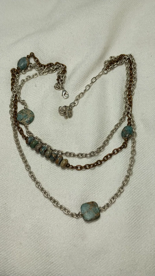 Collar Estación Turquesa Marjorie Baer SF Multi Cadena Tono Plata y Latón Foto 2 de 4