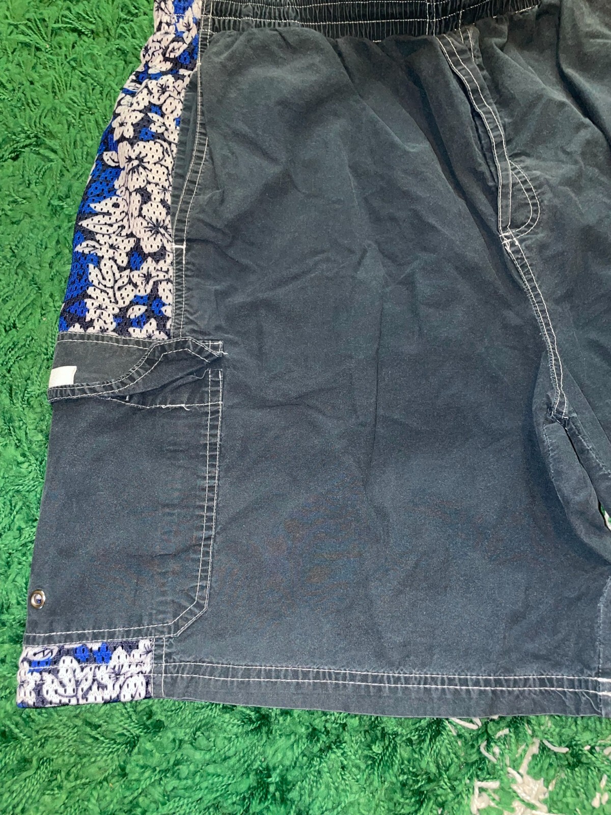 2000 Looney Tunes Tasmanian Devil Swimwear Swim Short… - Gem